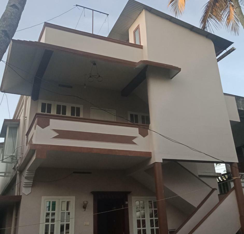 Fort Kochi Frangipani Holiday Home מראה חיצוני תמונה